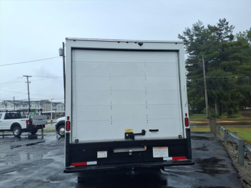 Used 2021 GMC Savana 3500 Extended w/ Power Convenience Package image 4