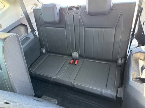 Certified 2022 Volkswagen Tiguan SE w/ Panoramic Sunroof Package image 13