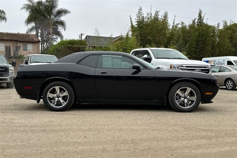 Used 2009 Dodge Challenger SE image 2