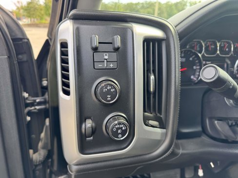 Used 2015 GMC Sierra 2500 SLE w/ SLE Preferred Package image 21
