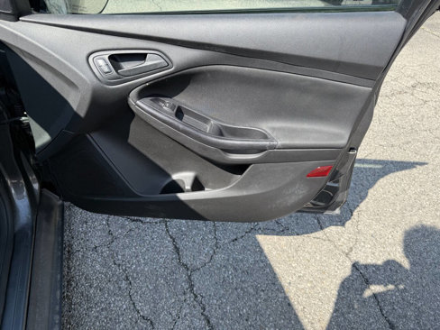 Used 2017 Ford Focus S image 8