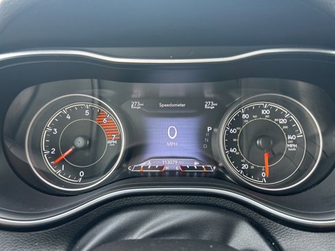 Used 2019 Jeep Cherokee Limited image 17