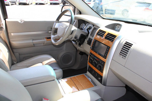Used 2008 Chrysler Aspen Limited image 12