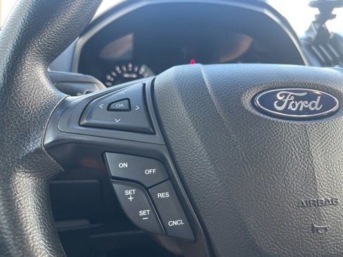 Used 2018 Ford Edge SE image 14