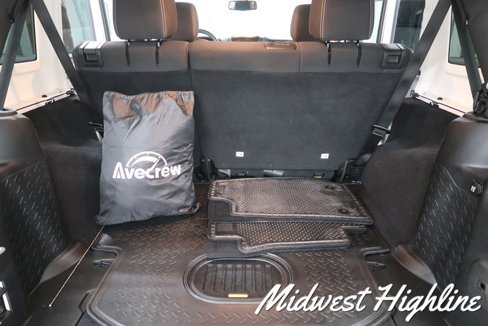Used 2017 Jeep Wrangler Unlimited Sahara w/ Connectivity Group image 38