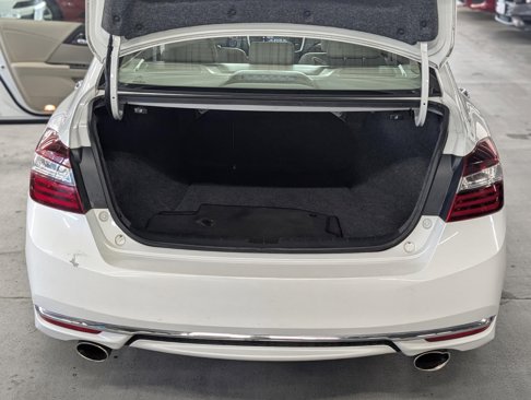 Used 2017 Honda Accord EX-L image 21