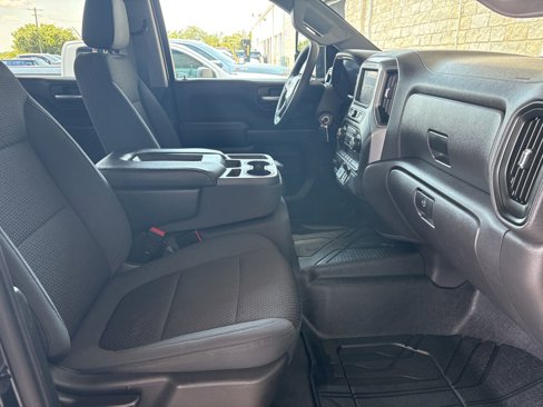 Used 2019 Chevrolet Silverado 1500 Custom w/ Custom Max Trailering Package image 9