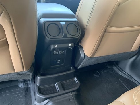 Used 2020 Jeep Wrangler Unlimited Sahara image 18