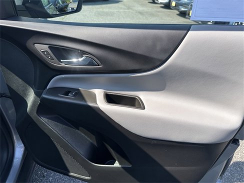 Used 2023 Chevrolet Equinox LT w/ Driver Convenience Package image 35