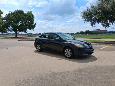 Used 2013 MAZDA MAZDA3 i SV image 2