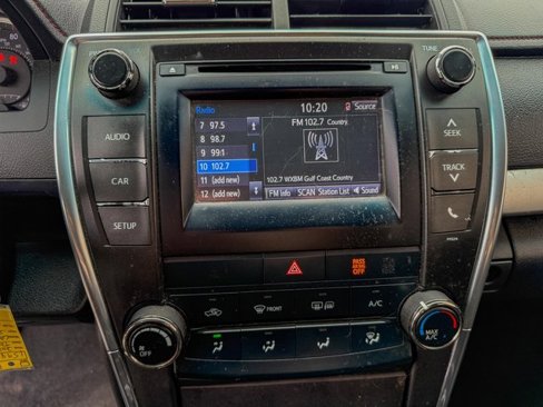Used 2016 Toyota Camry SE image 11