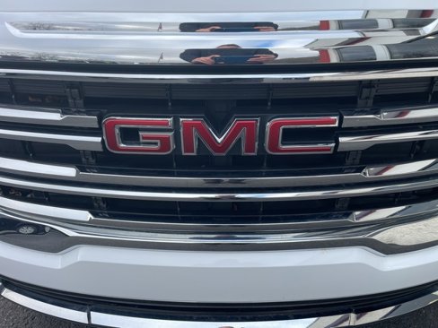 Used 2023 GMC Acadia SLT image 4