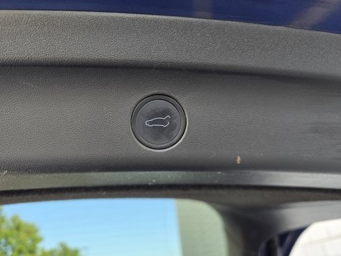 Used 2020 Tesla Model Y Long Range image 48