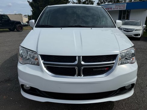 Used 2018 Dodge Grand Caravan SXT image 8