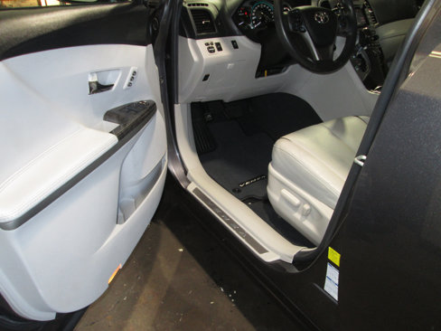 Used 2015 Toyota Venza XLE image 18