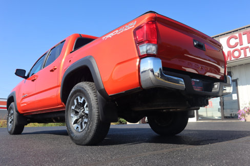 Used 2016 Toyota Tacoma TRD Off-Road image 19