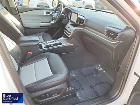 Certified 2022 Ford Explorer XLT w/ Equipment Group 202A image 16
