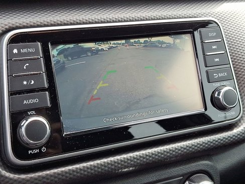Used 2019 Nissan Kicks S image 14
