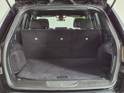Used 2019 Jeep Grand Cherokee Laredo image 14