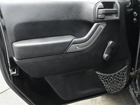 Used 2013 Jeep Wrangler Sport w/ Connectivity Group image 9