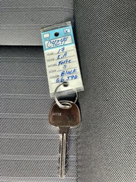 Used 2017 Kia Forte S image 30