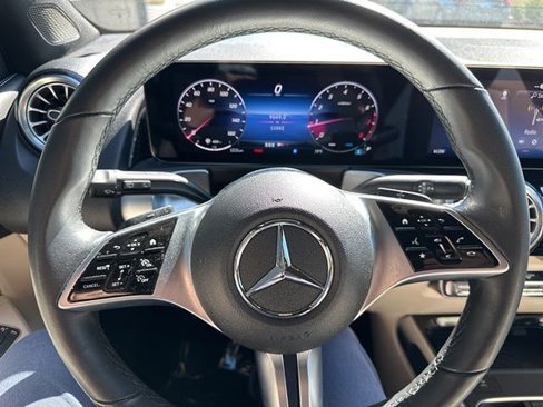 Used 2024 Mercedes-Benz GLB 250 4MATIC image 17
