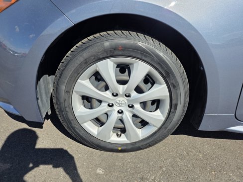 Used 2022 Toyota Corolla LE image 9