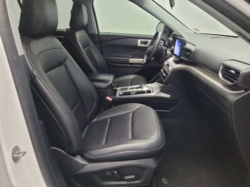 Used 2020 Ford Explorer XLT w/ Equipment Group 202A image 21