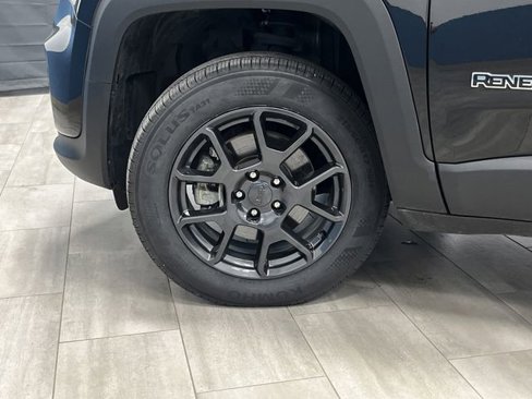 Used 2023 Jeep Renegade Latitude image 34