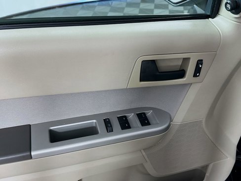 Used 2012 Ford Escape XLT image 13