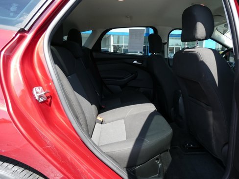 Used 2017 Ford Focus SE image 16