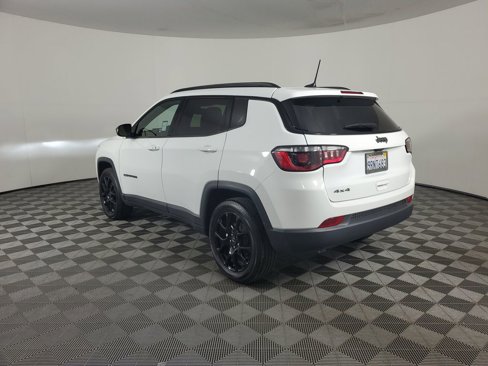 Used 2025 Jeep Compass Latitude w/ Altitude Special Edition image 6
