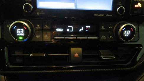 Certified 2022 Toyota Highlander XSE image 34