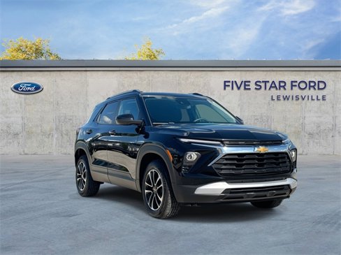 Used 2024 Chevrolet TrailBlazer LT image 1