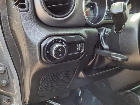 Used 2023 Jeep Gladiator Sport image 16
