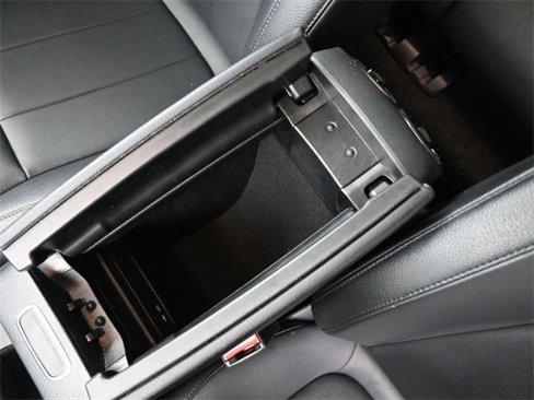 Used 2022 Mercedes-Benz GLB 250 image 32