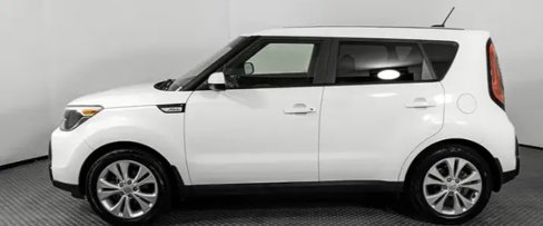 Used 2023 Kia Soul LX image 2