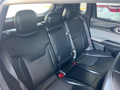 Used 2024 Jeep Compass Latitude image 18