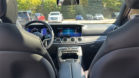 Certified 2022 Mercedes-Benz E 350 4MATIC Sedan image 33