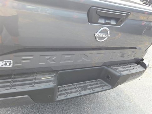 Used 2025 Nissan Frontier SV image 5