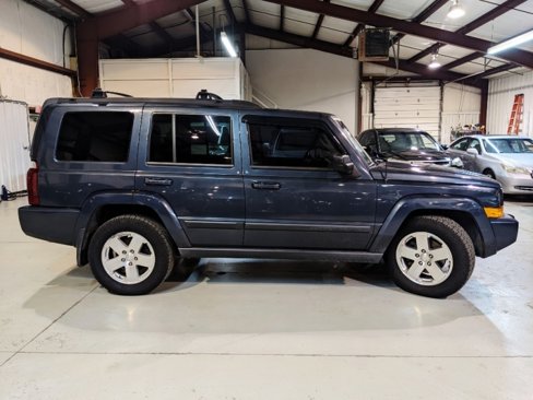 Used 2007 Jeep Commander Sport image 8