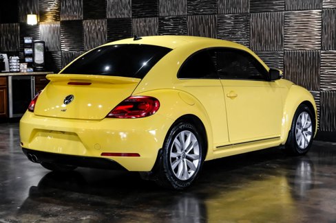 Used 2014 Volkswagen Beetle TDI image 11