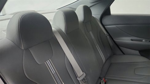 Used 2023 Hyundai Elantra SEL image 12