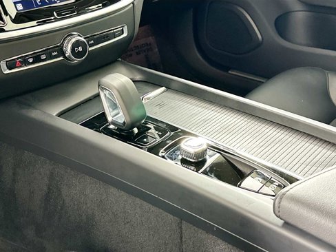 Certified 2025 Volvo S60 B5 Core image 16