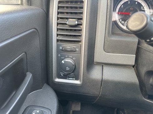 Used 2015 RAM 1500 Express image 19