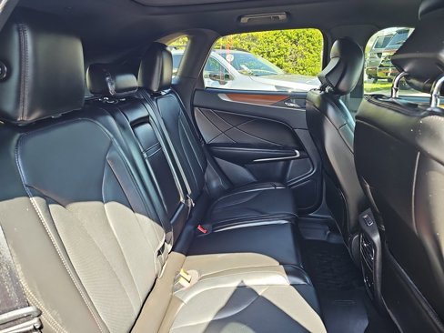 Used 2019 Lincoln MKC Reserve image 16