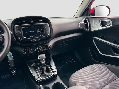 Certified 2022 Kia Soul LX w/ Technology Package image 21
