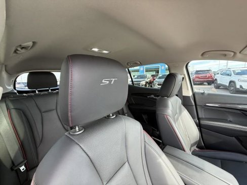 Certified 2023 Buick Envision Essence w/ Sport Touring Package image 23