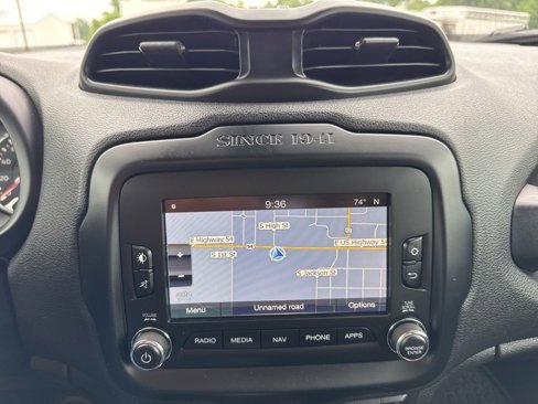 Used 2017 Jeep Renegade Trailhawk w/ Premium Trailhawk Package image 32