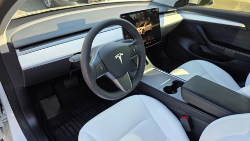 Used 2022 Tesla Model 3 Long Range image 9
